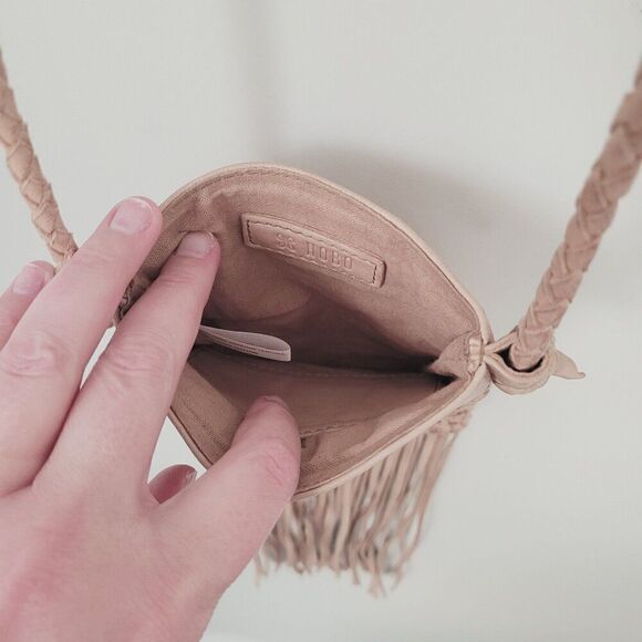 Hobo Mist Lattice Weave Crossbody Bag in Light Tan - Picture 4 of 8